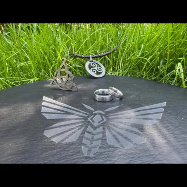Runenanhänger aus der Werkstatt